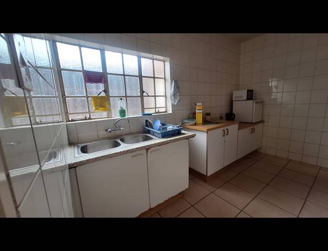 279M² MINI FACTORY FOR SALE IN MAYBERRY PARK
